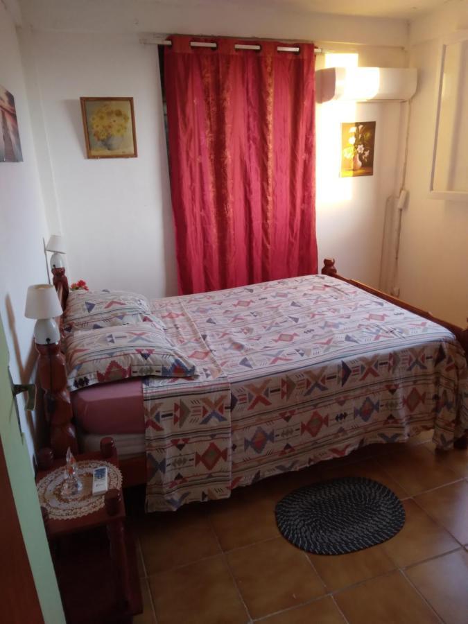 Apartmán Au Jardin Fleuri Sainte-Anne Exteriér fotografie